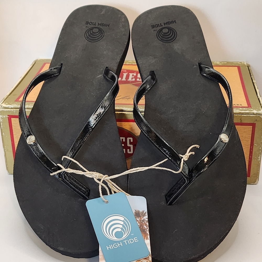 High Tide Women's H-L159B Black Flip Flops Size 8